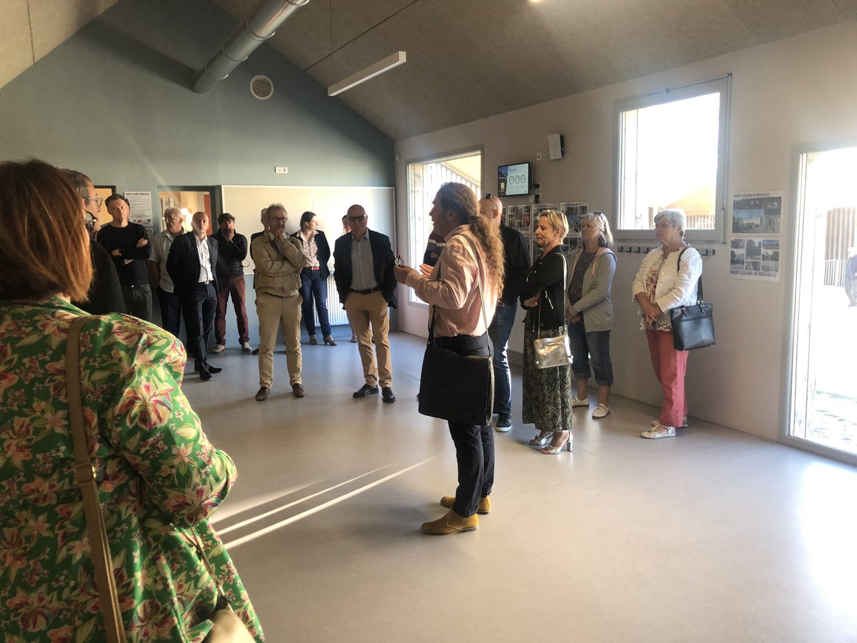 UtilisateurLD's tweet photo. Inauguration du complexe scolaire de Brossac - 5 cl - projet de territoire structurant issu de nb réflexions entre communes #cdc4b et @dsden16 Une école de demain ! 👏🏻Bâtiment aux normes environnementales exceptionnelles ! #edd label énergie carbone E4C2 @CircoAngSud @acpoitiers https://t.co/X2qP6oQ4Mi