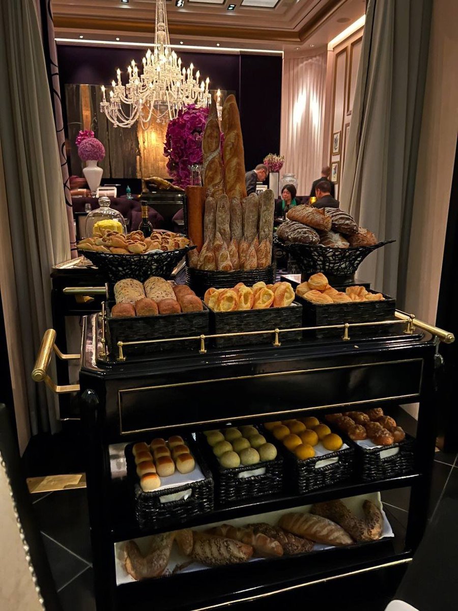 EmilliaLuca's tweet photo. #Las Vegas#Las VegasTravel#Las Vegas Food#Las Vegas Raiders#Las Vegas Restaurant#Las VegasMichelin#Michelin RestaurantExplore Shop#Michelin Three Stars# Michelin restaurant #usa #usalife #usatravel #joelrobuchon #joelrobuchon https://t.co/n2bQYhkqQA