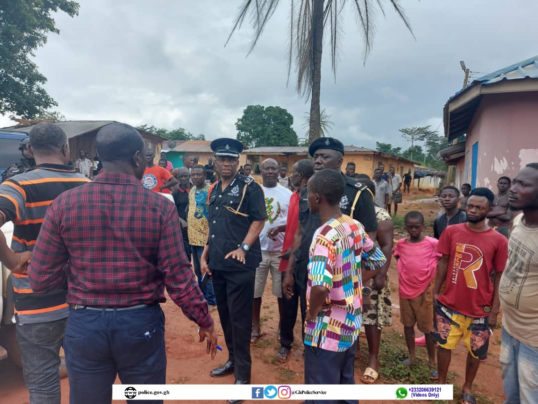 GhPoliceService's tweet photo. SEFWI ELLUBO CHIEF AND HIS BROTHER ARRESTED; SIX OTHERS BEING PURSUED IN CONNECTION WITH ILLEGAL MINING https://t.co/nm7xE7FHXB