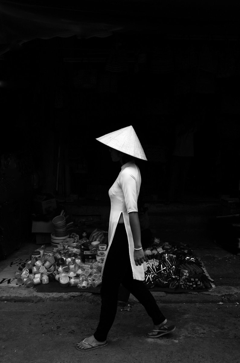 Ph: Libby Holmsen
Noir