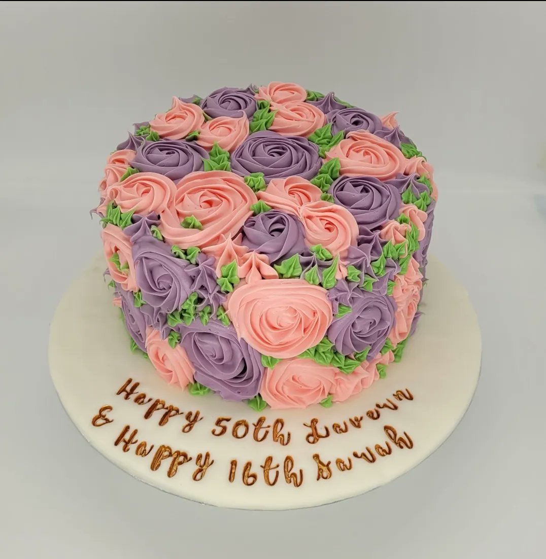 LoveenBakery's tweet photo. Chocolate biscuit rosette cake for a double birthday celebration
#rosettecake #rosettes #doublebirthday #doublebirthdaycake #16thbirthdaycake #50thbirthdaycake #chocolatebiscuitcake #chocbiscuitcake #dublincakes #shopsmall #supportlocal https://t.co/7okM89ySKL