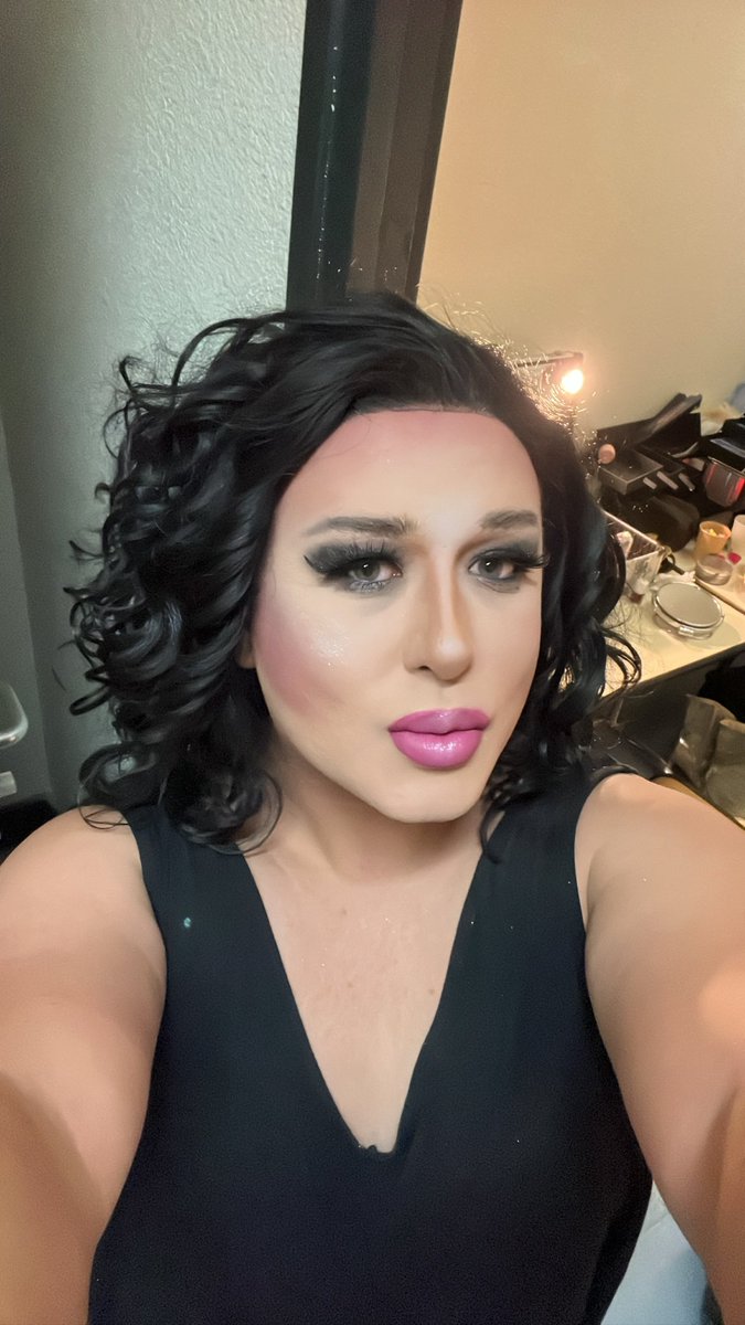 crystaldvegas's tweet photo. Prête pour #DragLyon !! @villedelyon #DragQueen #transformiste #gay #Lyon https://t.co/33pw4f4ccD