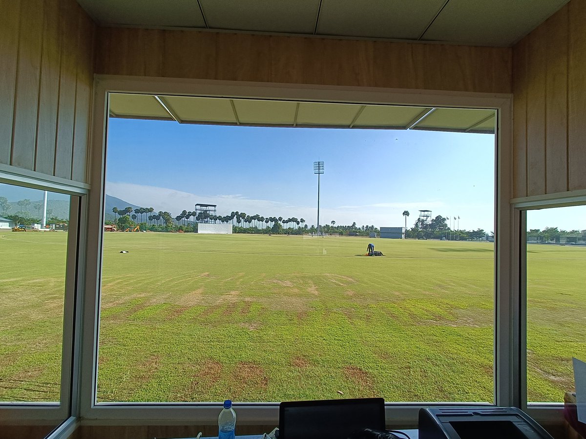 TheSalemNew's tweet photo. Pics from Salem Cricket Foundation Stadium from Duleep Trophy 2022 which is held on 15 sep. 🤩

Hope we will see international and IPL matches in future. 
#SCFstadium #SalemCricketFoundatiom #Salem https://t.co/h1rdFRp2hX