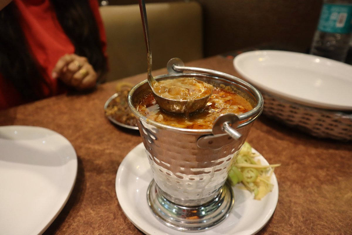 ZCookhouse's tweet image. Only for Mughlai Lovers _new video out youtu.be/VT1iyPWwkCk @ChinesNGrill #mohammedaliroad #mumbaistreetfood #indianstreetfood #zainabcookhouse #youtubechannel