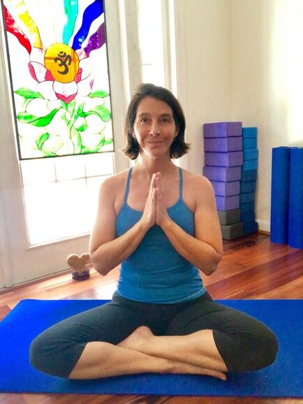Mr. Cuckold on Twitter: "Yoga Hotwife, una precursora en el estilo de
