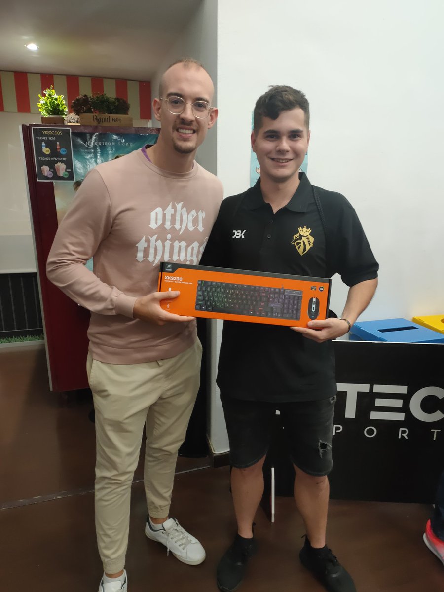 Muchas gracias a <a href="/Nationaleague/">NationalLeagueES</a> por seguir apoyando el Clash royale y a  <a href="/PcBoxSantander/">PcBox Santander</a> <a href="/adamo_es/">Adamo</a> <a href="/NLtech_eSports/">NL Tech eSports</a> <a href="/Astillero_Ayto/">Ayuntamiento de Astillero</a> por hacer posible estos eventos!
Nos vemos en el próximo 😁!