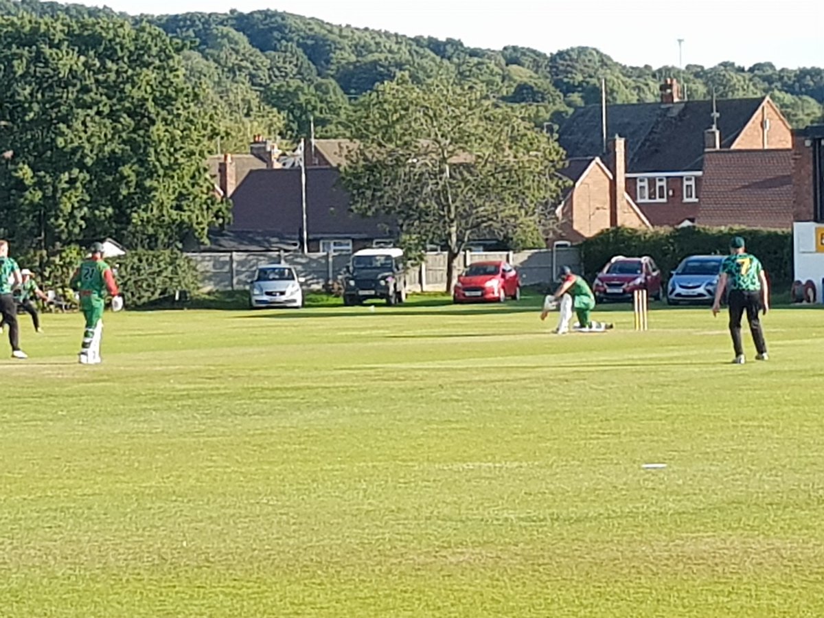 VinceGaffney's tweet photo. @samgraham93 out on 49 #TopKnock @StoneSPCC 171 for 6 off 33 v @CheadleCCStaffs chasing 238 https://t.co/goRrwH9eUQ