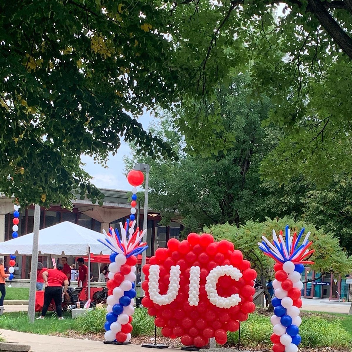 We’re excited to be a part of the UIC OPEN HOUSE TODAY!!

Your chance to explore #UIC up-close and personal is back in-person.

#uicbound #uicopenhouseuic