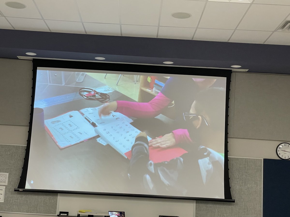 AnnetteVanSlam1's tweet photo. Learning on a Saturday!! ALE/ AU new teachers focusing on Edmark Reading and Unique training.  #ALEROCKS ⁦@NISDSpecialEd⁩ https://t.co/WyBzSUNd9q