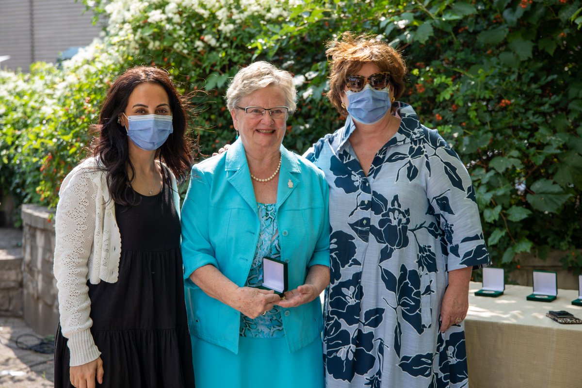#DYK 4 million Canadians have kidney disease? As 1 of 5 transplant orgs in ON, we had 48 living donors donate their kidney to a person in need this past year. This week, we celebrated living donors and recipients during #LDW2022! Learn more: bit.ly/2Hjh1TV <a href="/GiveLifeUHN/">Centre for Living Organ Donation at UHN</a>