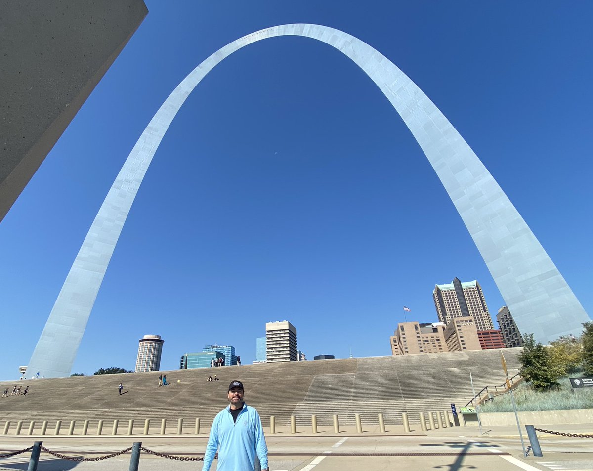 Neil_L_Johnson's tweet photo. It’s even more amazing now than when I was a kid. The St Louis arch. https://t.co/AuBscBozRk