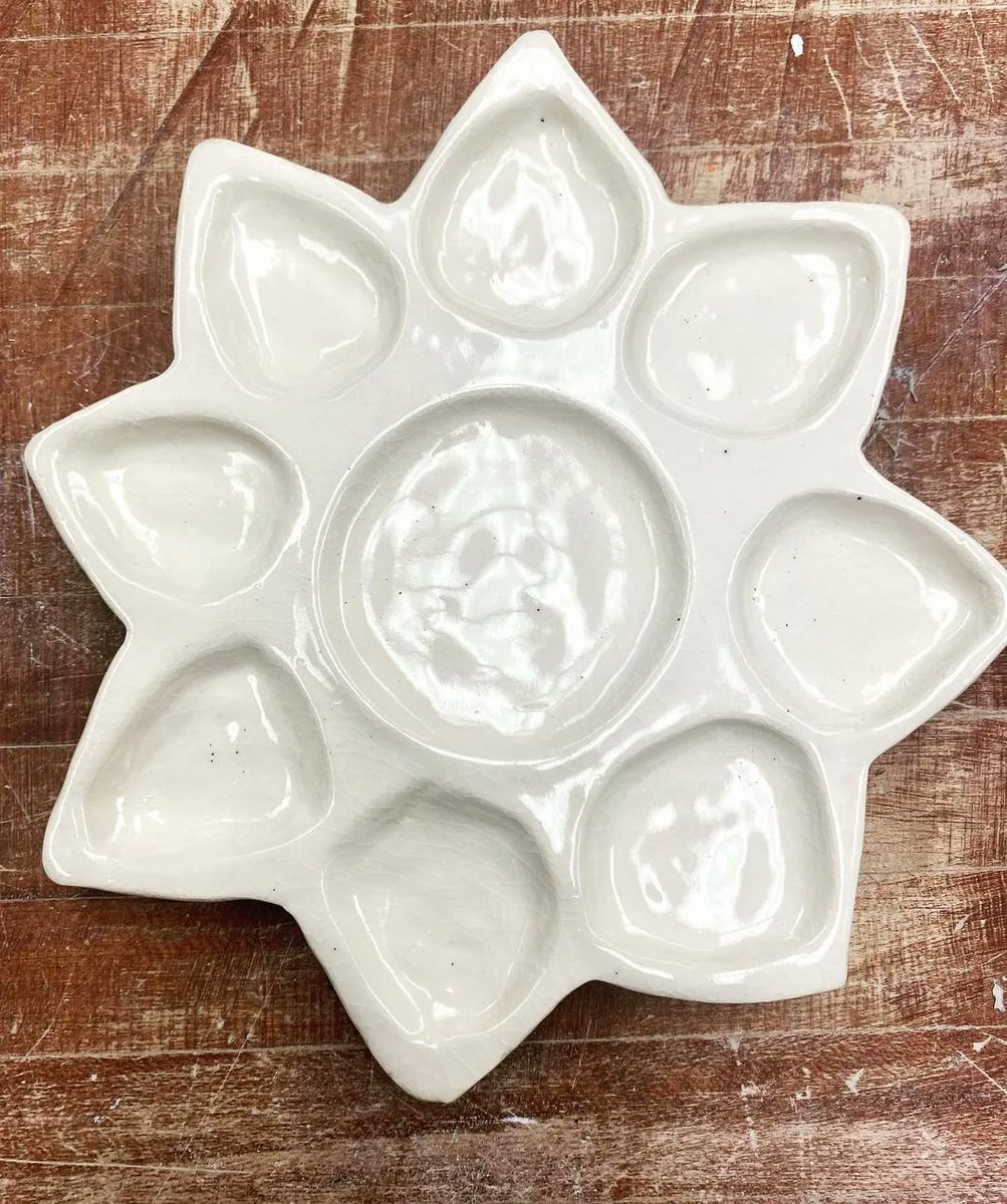 NtlPortfolioDay's tweet photo. Check out these awesome #ceramic palettes from @tatehighceramics (on IG) students! #ceramics #palette #ceramicpalette #clay #lowfire #earthenware #art #craft #handmade #maker #scoreandslip #kilnit #pottery #glaze #potteryclass #highschoolceramics #studentartist #studentartists https://t.co/voX3unZT9R