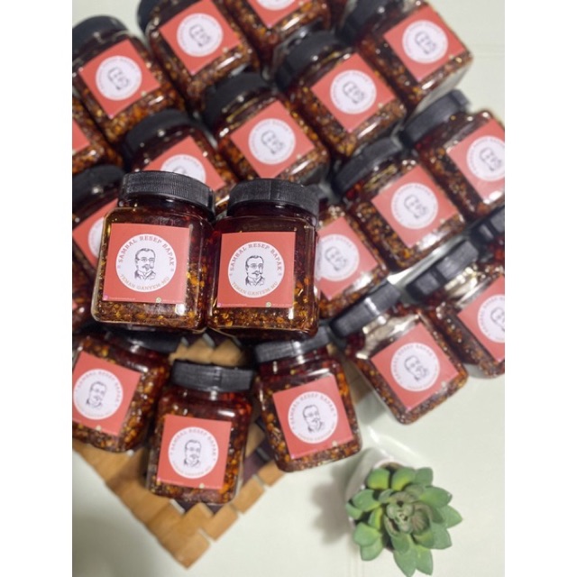 lauarie's tweet photo. Saya menjual CHILI OIL/SAMBAL/BUMB... seharga Rp35.000. Dapatkan di Shopee sekarang! https://t.co/KoRP3Up4r2 #ShopeeID https://t.co/xLEYwAtaxc