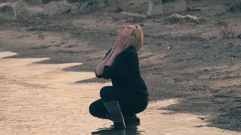 HandmaidsFan's tweet photo. Stills from #HandmaidsTale season 5 episodes 1 &amp; 2 #ElisabethMoss @Y_Strahovski @BradleyWhitford @maxminghella @OTFagbenle 😊Pics/Hulu/ https://t.co/npIpy9N8Vv