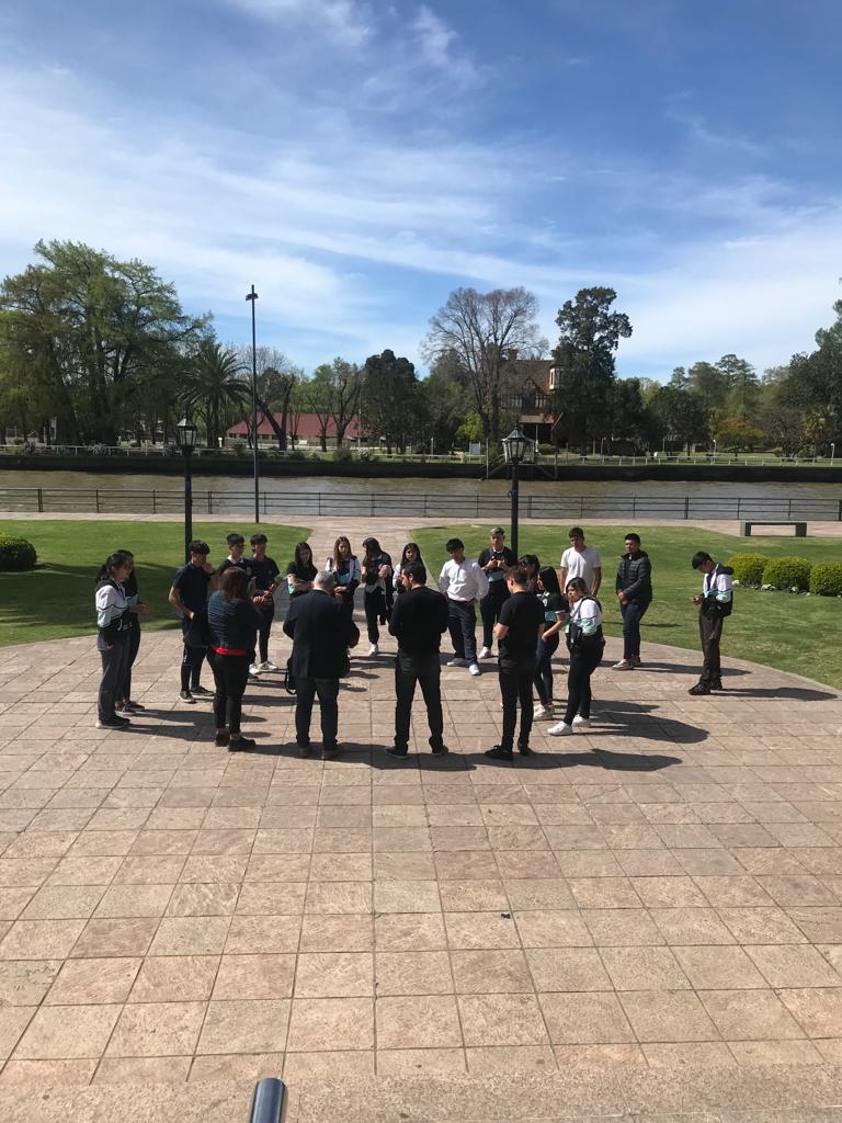 iadepp's tweet photo. Otro viernes de #EducaciónFinanciera en el @HCDTigreok 
Acercamos Herramientas para decidir mejor al San Pedro Claver.

Allí trabajamos:

▶️Presupuesto
▶️Objetivos
▶️Necesidades vs. Deseos
▶️Medios de pago
  y más

Info sobre este programa en https://t.co/B9oemqnYAd https://t.co/Zonox7ZMTd