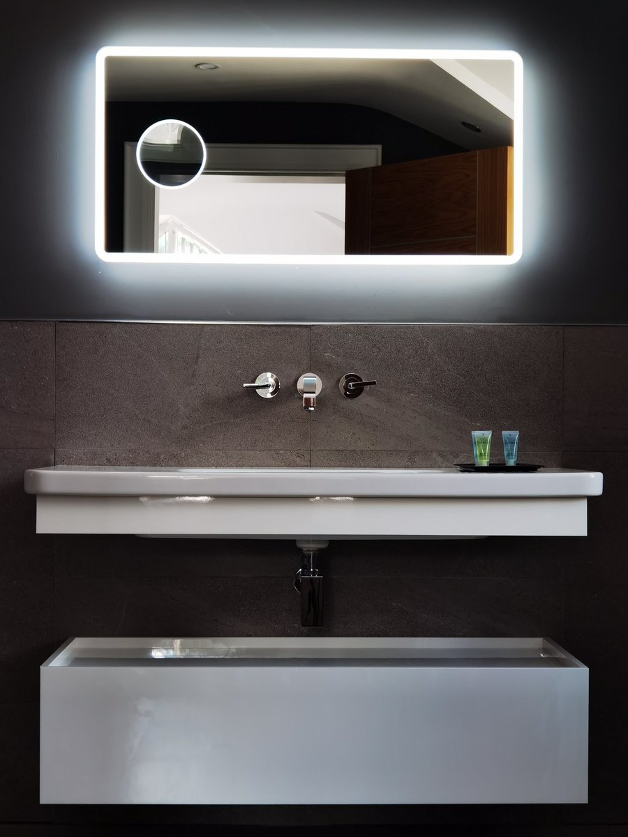 GlassIsland11's tweet photo. New Vanity in Kinbane ensuite https://t.co/AYnOX3v9Gc