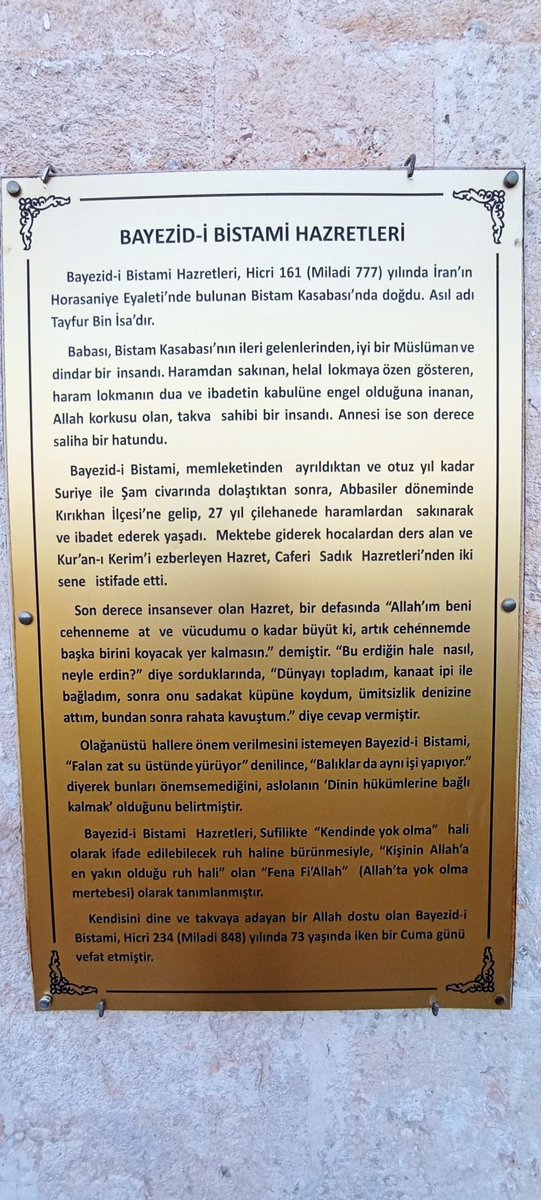mstfdrcn1's tweet photo. Rahat bir hayata kavuşmanın sırrını asırlar önce "Bayezid-i Bestami Hazretleri (ks) şöyle özetlemiştir. 
Dünyayı topladım, kanaat ipi ile bağladım, sonra onu sadakat küpüne koydum, ümitsizlik denizine attım, bundan sonra rahata kavuştum." 
Rabbim şefaatlarına nail eylesin. Amin https://t.co/u0pD5QkAX2