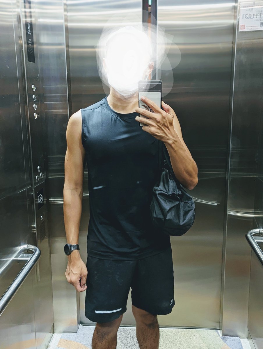 今天太晚運動，來發一下運動照