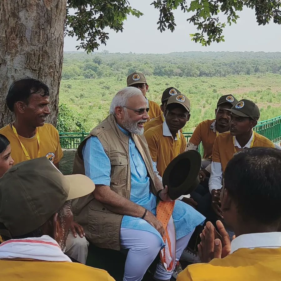 BharatBjp11's tweet photo. विश्व के सबसे लोकप्रिय नेता आदरणीय प्रधानमंत्री श्री @narendramodi जी आज अपने जन्मदिन के शुभ अवसर पर श्योपुर पधारकर हम सभी को धन्य कर दिया।
श्योपुर के प्रभारी मंत्री होने के नाते समस्त श्योपुर वासियों की ओर से माननीय प्रधानमंत्री जी आपका हृदय से धन्यवाद एवं आभार! 
#MPThanksPMModi https://t.co/DlWahOR5qB
