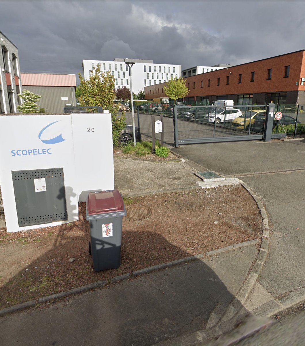 Le siège de #solutions30 une boîte aux lettre dans une poubelle au dessus d’une pâtisserie comparé à celui de scopelec! Ça respire pas la confiance ni le pognon , une vraie coquille vide cette boite!
Les réunions se font dans la pâtisserie ? 😂😂 #cac40 #bourse #trading #BITCOIN