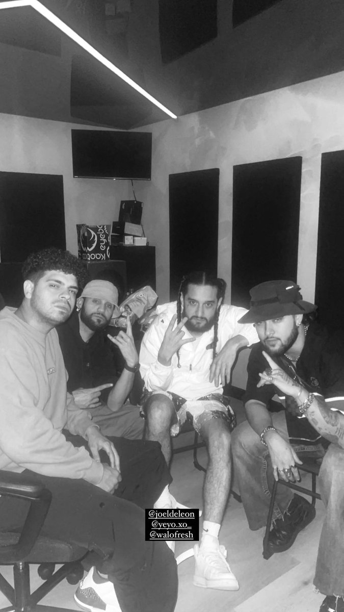 jdl_mx's tweet photo. 📸• 📲| Foto con Joel DELEŌN en el studio de grabación, vía Instagram Stories
#Repost @/frayfbe https://t.co/Tgoz9dqHDk
