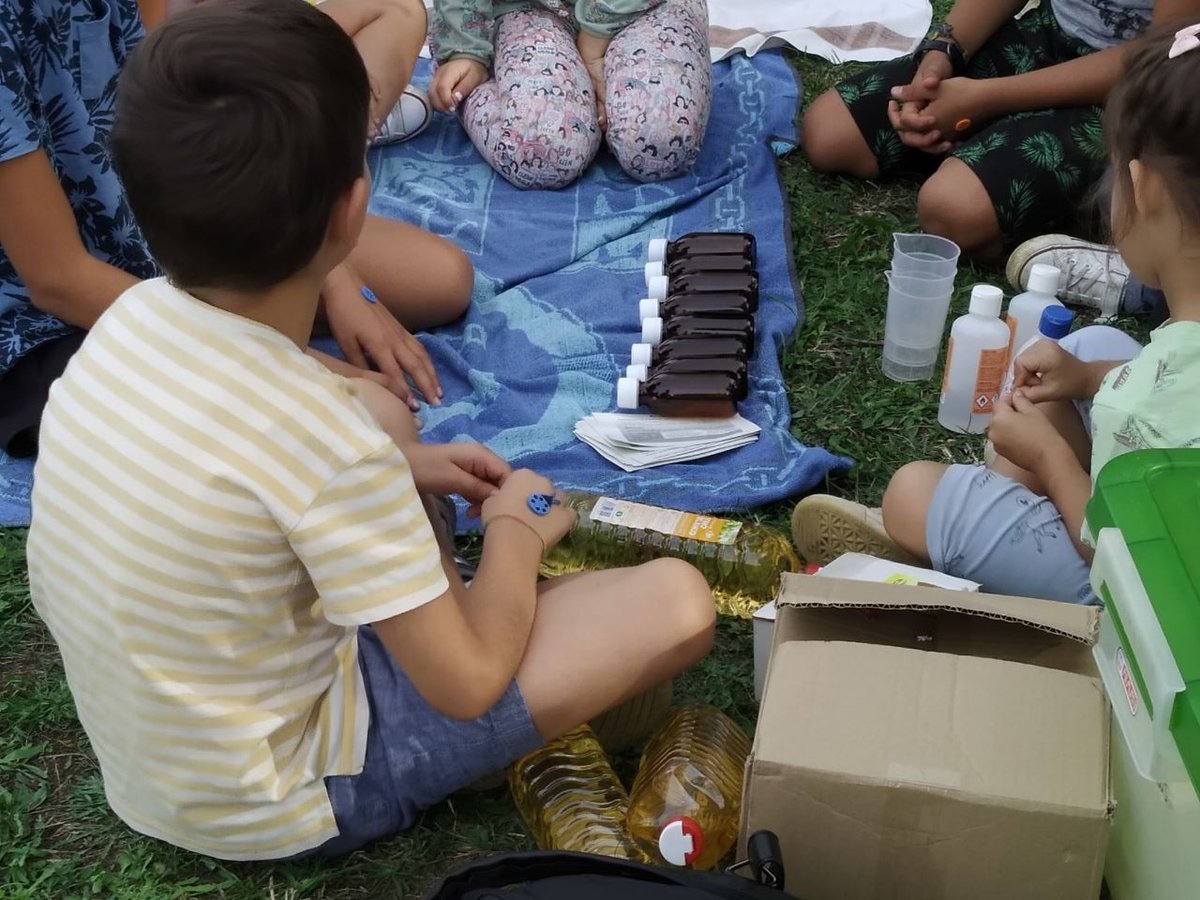 SLG_labregxs's tweet photo. Máis actividades para crianzas esta tarde no #SonLabregx ☀️🍃🌱✊🎲 en #Visantoña https://t.co/cpnMbQ825Z