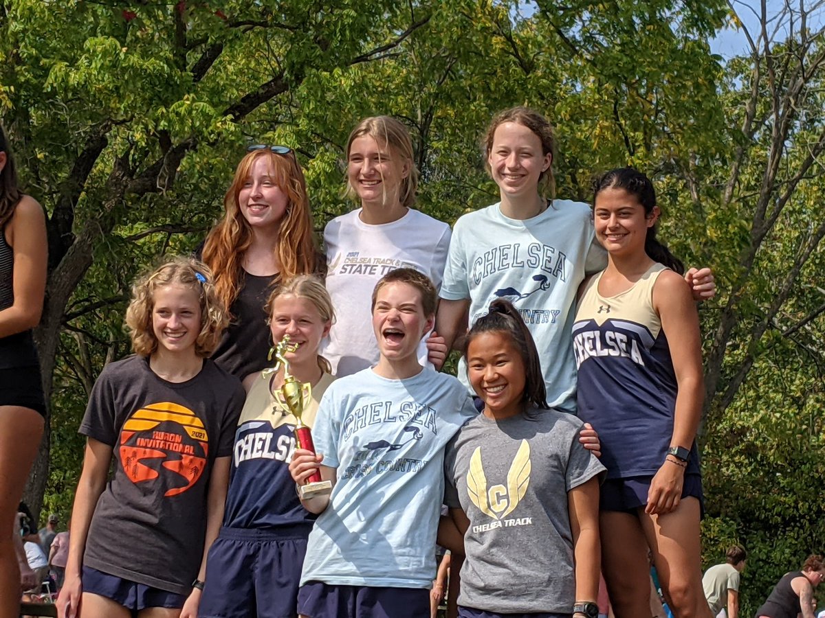 chelseadistance's tweet photo. Girls win the New Boston Huron Invite today! We placed 4 runners in the top 10!
Natalia 2nd, Sam 4th, Julia 7th and Trilian 10th! Seren taking 13th, Lauren 14th and Brooke 21st!  Congratulations @ChelseaBulldogs https://t.co/EQmSLbejLZ