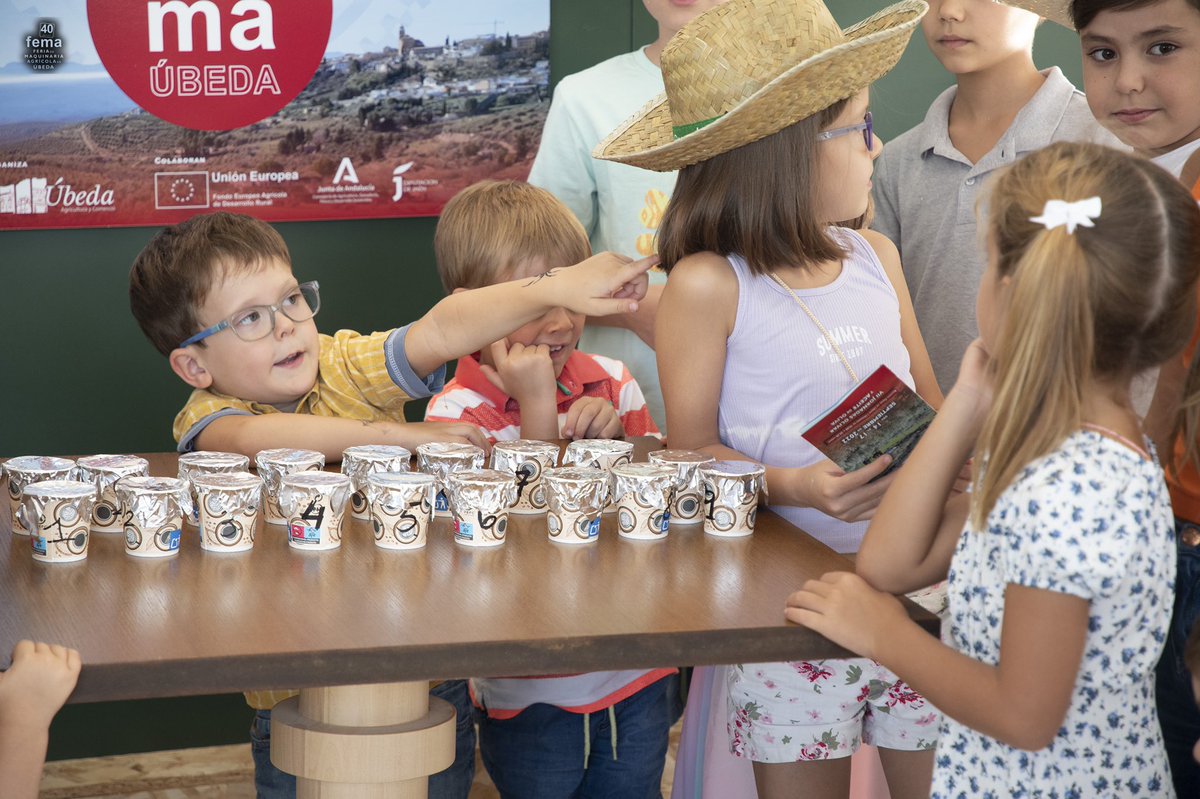 Alojam_Delgado's tweet photo. #RT @Turismodeubeda: RT @FemaUbeda: 🚜 FEMA 2022 🚜 | El @olivaryaceite ofrece un taller de cata infantil denominado “Detectives del AOVE”, en el pabellón multiusos cubierto de la #FEMA22.
@dipujaen @AgriculturAnd @aytoubeda https://t.co/aqICOsfcvD