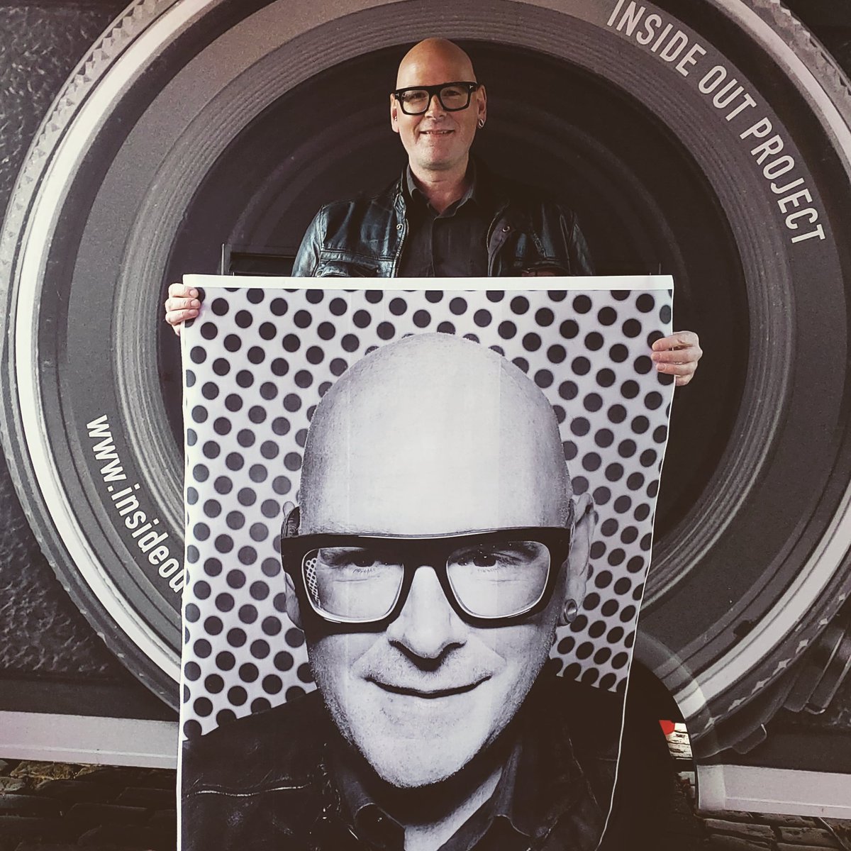 ... Da geht man mal so nichts ahnend durch den Kiez, schon ist man bei einem #foto Projekt dabei😁 #insideoutproject vor #urbannation #berlin #schöneberg