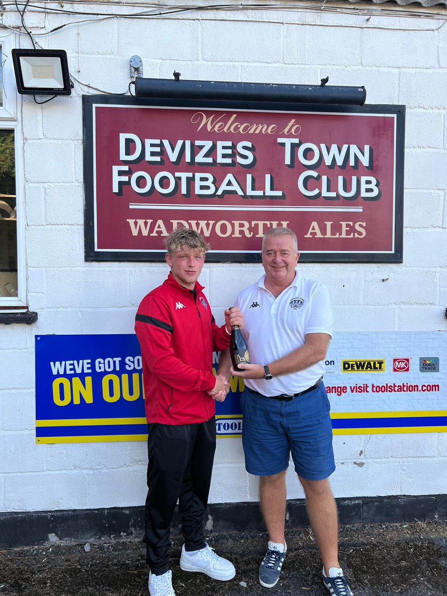 DevizesTownFC's tweet image. Today is we come away comfortable 7-0 winners over @fromecollegians 

Goal scorers - 

Jack baker ⚽️ 
Jay Walters ⚽️
Jack hopper ⚽️
Jordan Kirk ⚽️
Gabe costello ⚽️⚽️
Kam muhid ⚽️

MOTM 🏆- Dan skinner (pictured) - sponsored by AES 

@gazsport @swsportsnews @WiltsLeague
