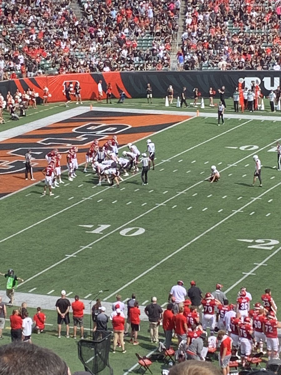 ❤️ college football. Go <a href="/GoBearcatsFB/">Cincinnati Football</a> 🐾 playing in the big stadium!