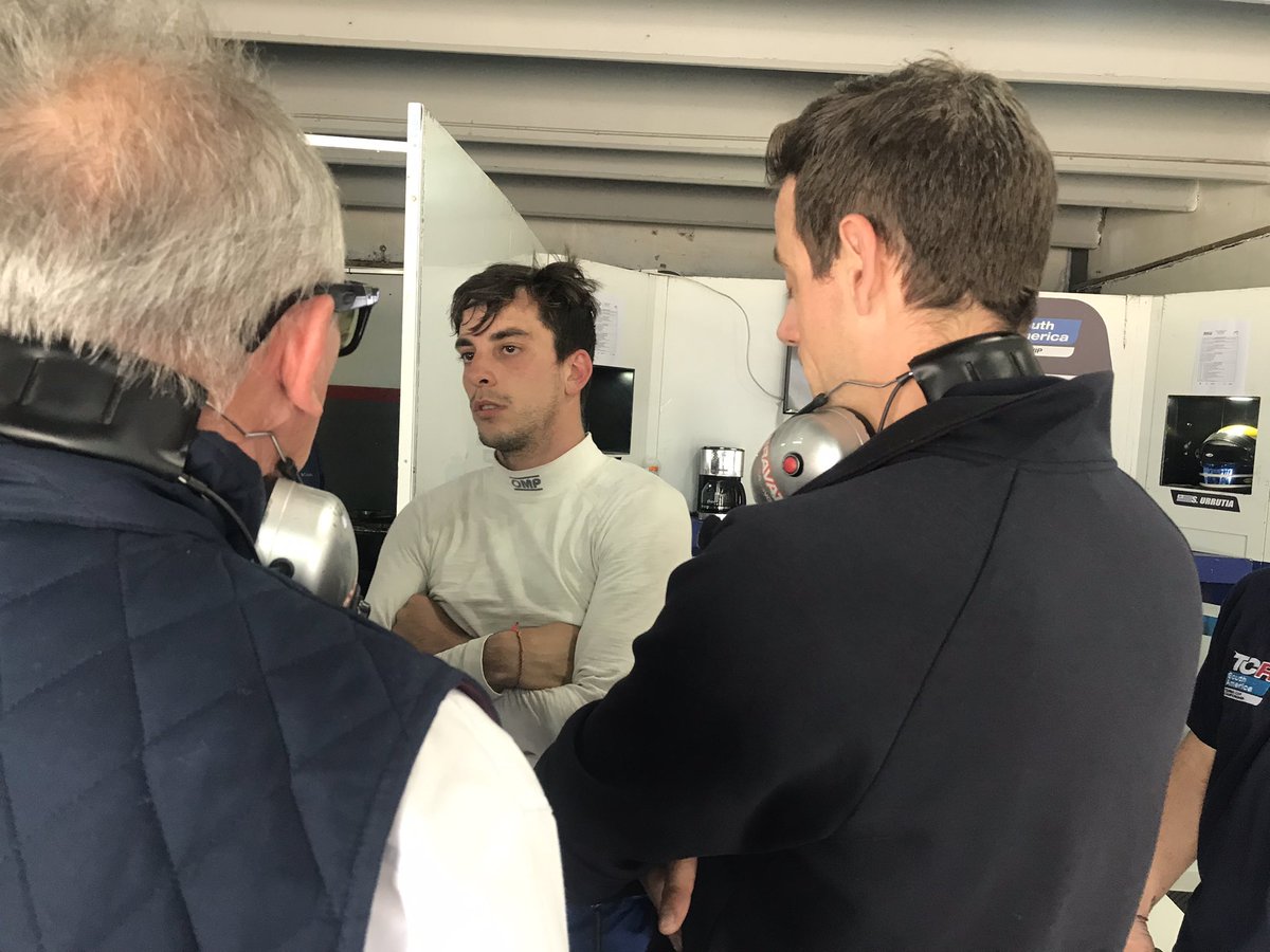 Corazondef1's tweet photo. @tcrsouthamerica #TCRBsAs
@Santi_Urrutia 🇺🇾 el más rápido en el segundo entrenamiento en el autódromo de Bs As https://t.co/nFZRCRfJhd