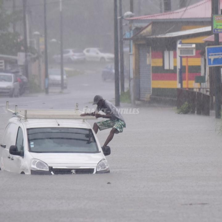 35 antennes relais du réseau Orange sont actuellement indisponibles ainsi que plusieurs usines de productions d'eau 👇
zpr.io/cddSSZzk7TTs