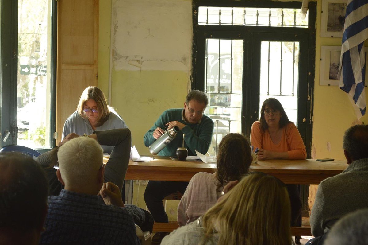colonia_fa's tweet photo. 🌾Temprano en la mañana sesionó la Comisión Nacional del Interior de nuestro @Frente_Amplio en Colonia https://t.co/XxEoHb3iKd