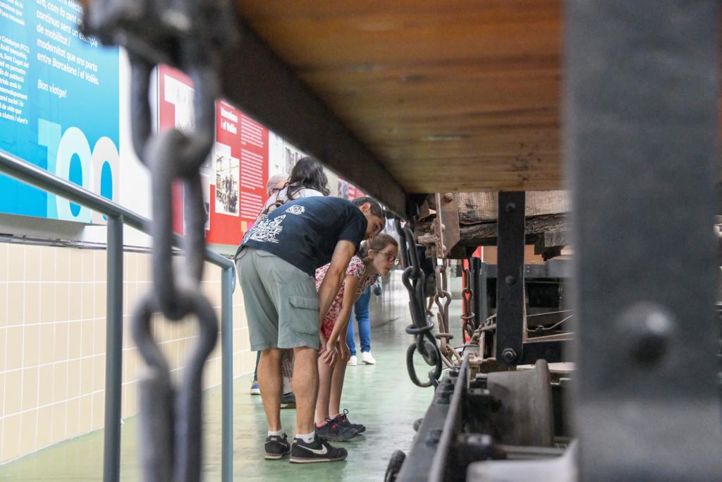 FGCcorporatiu's tweet photo. 💚🚂 Aquest cap de setmana, en el marc de la #SetmanaEuropea de la #Mobilitat i el #DiaSenseCotxes, obrim les portes de la Nau d'històrics de l'antiga estació de #Rubí

#FGC #Mobilitat2022 https://t.co/GF3a3qmBE4
