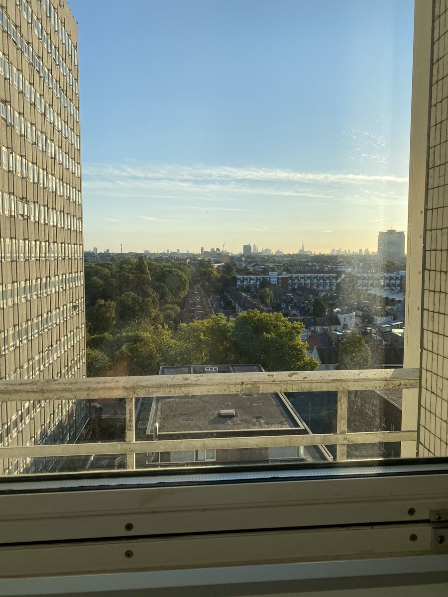 SavineLouise's tweet photo. 7S at #charingcrosshospital @Imperialpeople was fabulous today. On the ‘other side’ #compassionate #aspirational #kind #expert thank you so much to you all @mrsedeg2011 @Julie10000 @SigsworthJanice @sue_burgis such great nursing care 👍. All staff were great https://t.co/v0kovFFsYI
