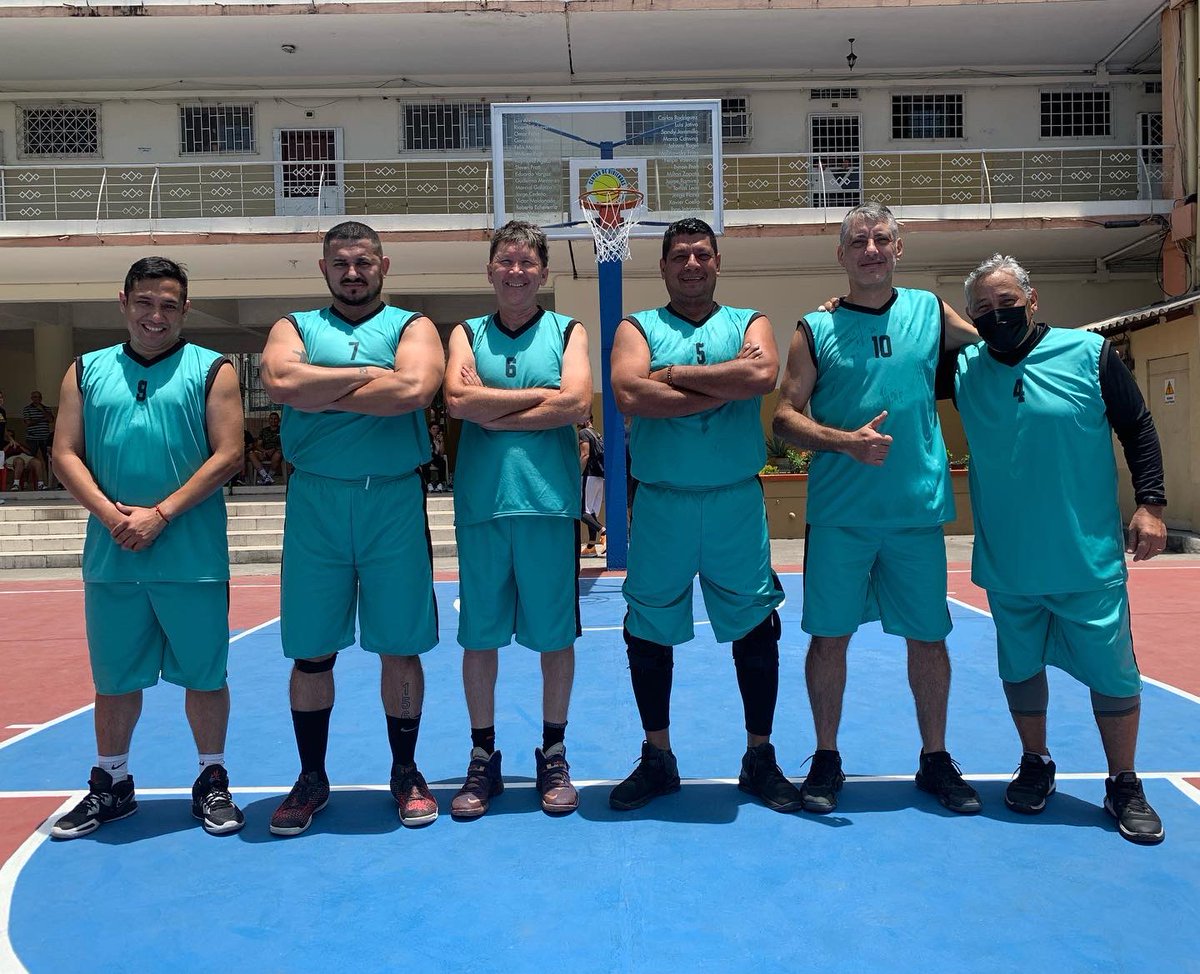ColectivasB's tweet photo. Hoy se jugó la 1era fecha del torneo más antiguo de guayaquil, el AMISTAD 2022 en su edición #38. Encuentros que tuvieron lugar en el HOUSE ARENA CV y en el 3er y último encuentro  de la jornada, el equipo AZUL ganó al equipo VERDE por el marcador de 82 - 44 https://t.co/X1NkXjn2Ql