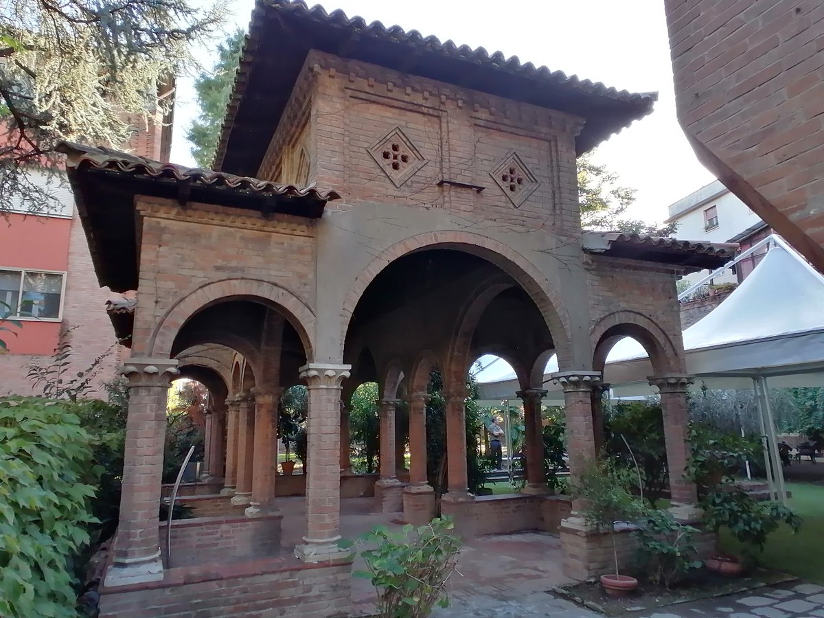 ellexwoman's tweet photo. #InternoVerde a #Ferrara
Casa Hirsch https://t.co/Modja7O60E