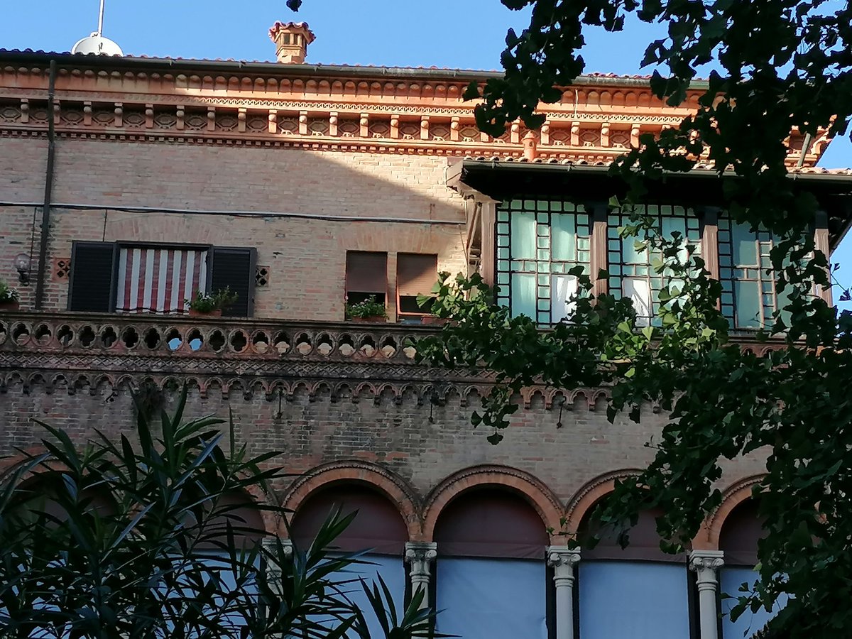 ellexwoman's tweet photo. #InternoVerde a #Ferrara
Casa Hirsch https://t.co/Modja7O60E
