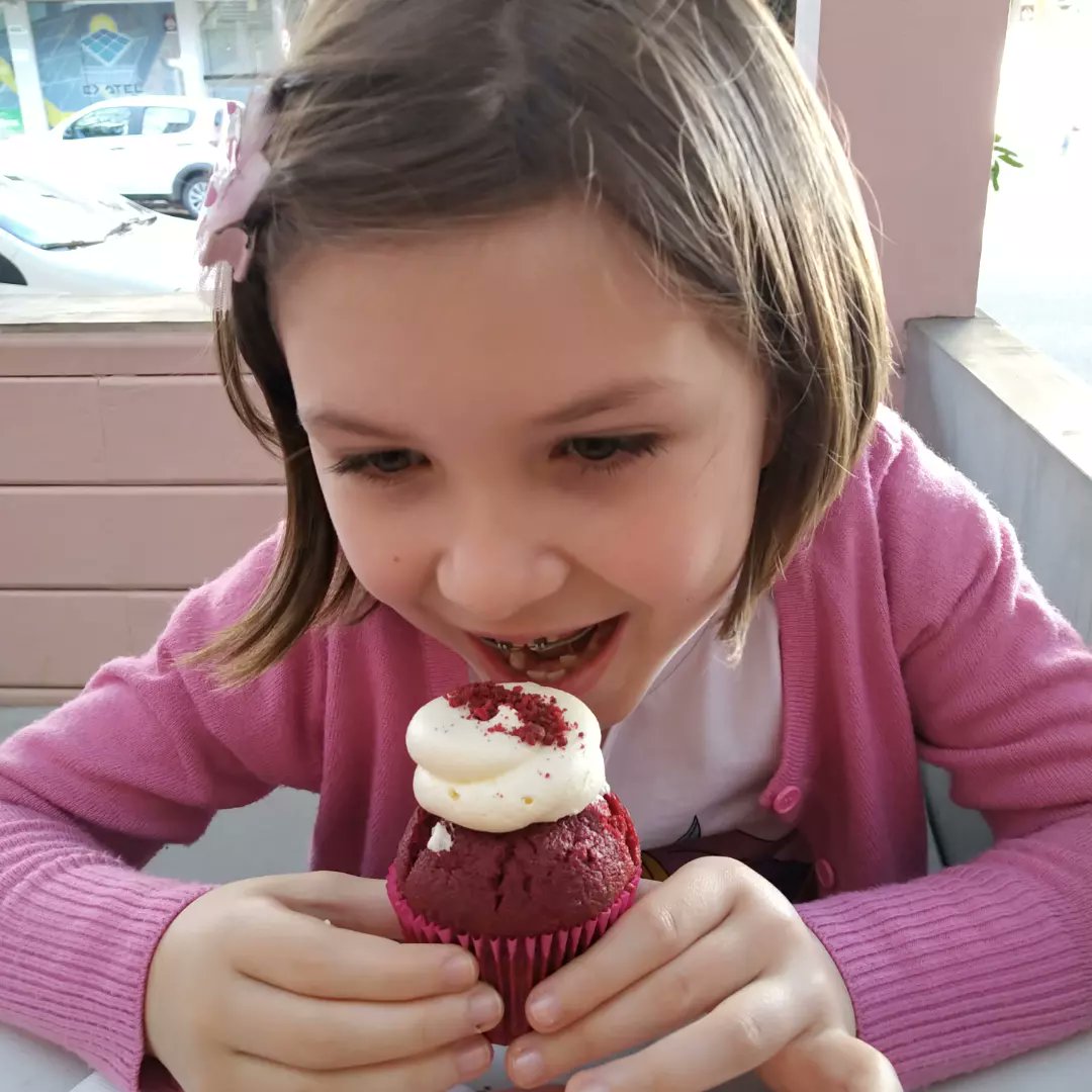MHIparraguirre's tweet photo. 🎉Hoje aproveitei pra curtir com a minha #filhota e parceira de diversão👨👧
🧁@caucakes
#aniversário #36anos #vida #sweetvibesonly #NovoHamburgo #caucakes #niver #setembro #setembro2022 #inverno https://t.co/rymayWky22