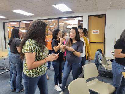 PK8Academics's tweet photo. Elementary coaches working hard on a Saturday morning to analyze RLA STAAR Revisions- RC2: Writing. #readingwriting 

@MCadena_YISD @BrendaChR1 @LouisaYISD @catherinedoc12 @_IreneAhumada @JMacias_CI https://t.co/deX2YK4UG8
