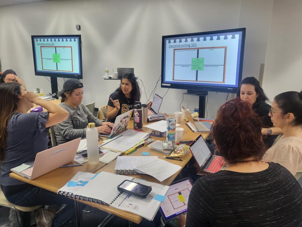 PK8Academics's tweet photo. Elementary coaches working hard on a Saturday morning to analyze RLA STAAR Revisions- RC2: Writing. #readingwriting 

@MCadena_YISD @BrendaChR1 @LouisaYISD @catherinedoc12 @_IreneAhumada @JMacias_CI https://t.co/deX2YK4UG8