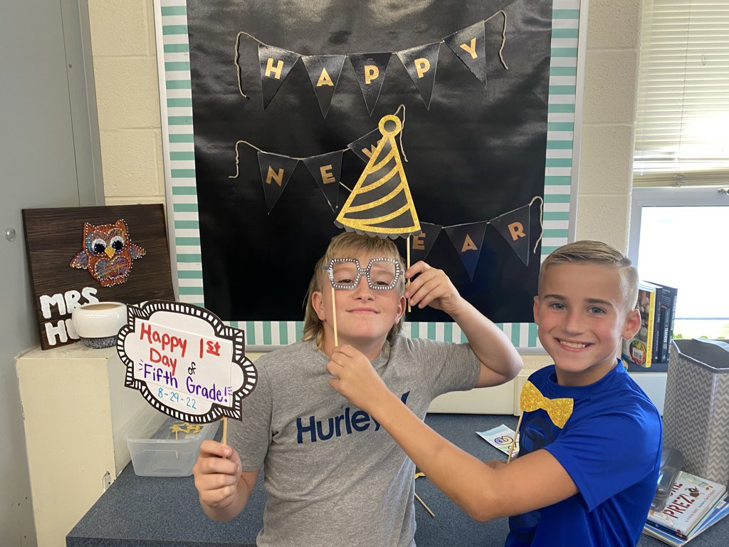 mrshummerin5th tweet media