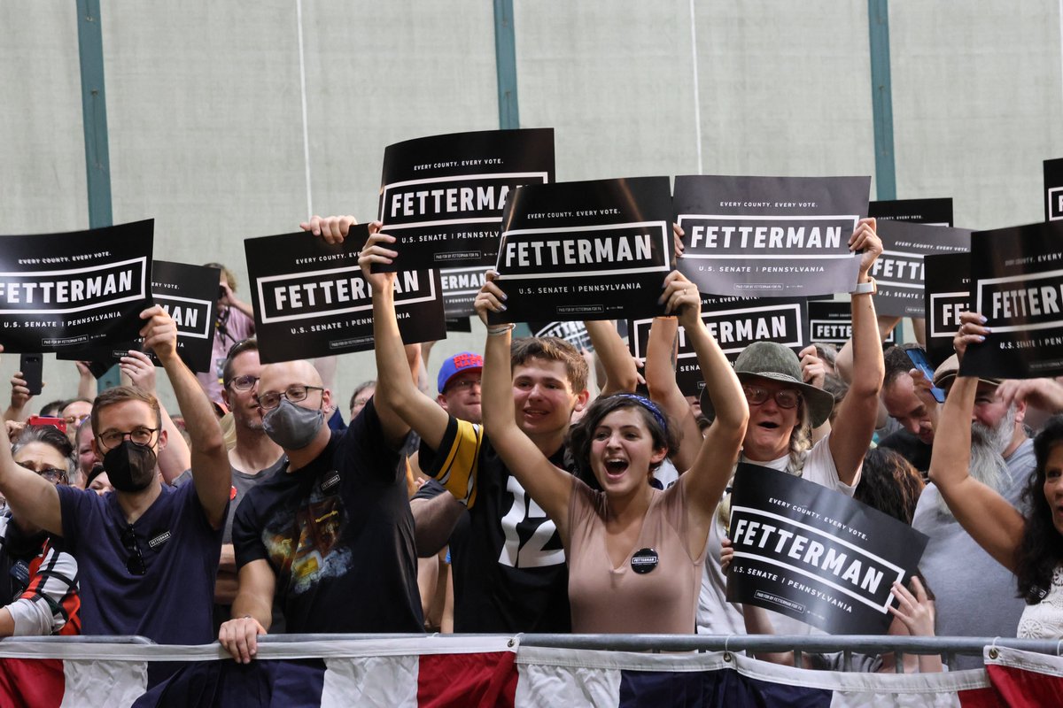 JohnFetterman's tweet photo. SCRANTON! ⚡

Thank you *so* much for coming out on a Saturday afternoon 🥰

Together we will protect women's reproductive freedom + send Dr. Oz back home to NJ 💯 https://t.co/FHK1YSI8QS