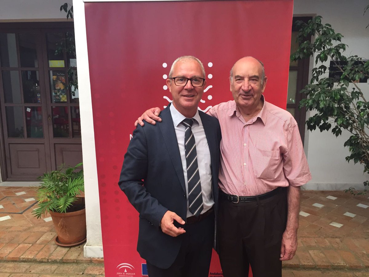 JLBelizon's tweet photo. @unisevilla @matematicasUS Gran Persona. Humilde y cercano. Lo conocí siendo Rector de la Universidad de Sevilla, y yo estudiante en la Facultad de Matemáticas. Años después, coincidimos e hicimos una gran amistad.  Orgulloso de haberlo  conocido y echar buenos ratos hablando de flamenco, su gran pasión. https://t.co/BnCqhgxQJE