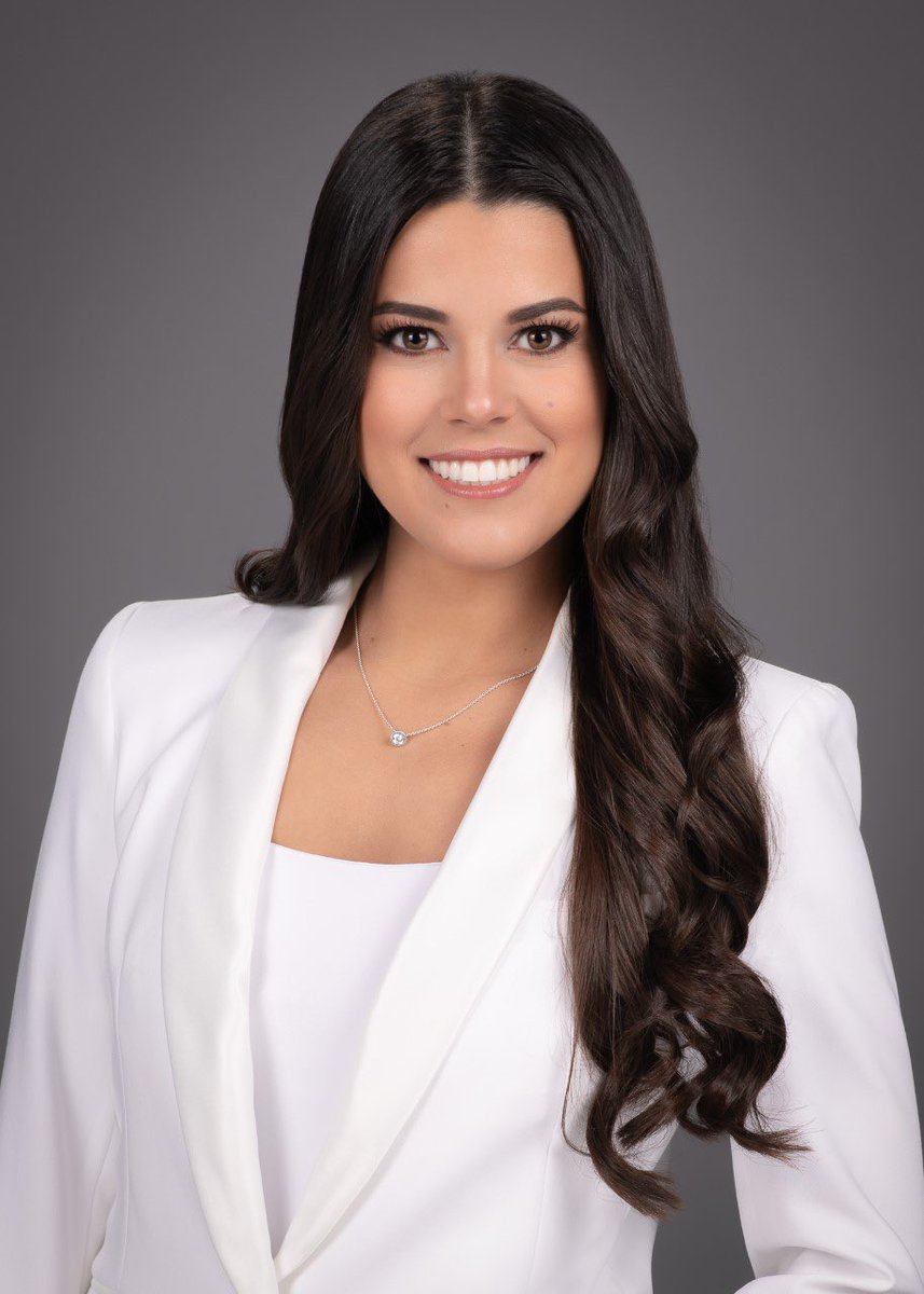 Hi #MedTwitter! My name is Carolina Casalduc, an MS4 at UCC in Puerto Rico 🇵🇷 applying for #ObstetricsAndGynecology in #Match2023. My passions include Infertility and High-Risk Pregnancies. I am looking forward to connecting with mentors and my fellow applicants on #ObGynTwitter!
