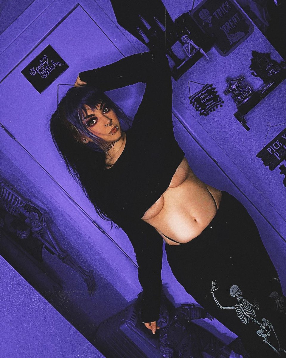 toofastclothing's tweet photo. 💖Comfy💖 but make it 💀DEAD💀 @spkysalemslvt looks #spookycute in our Dr*nk Skeleton Sweatpants
↓↓
:
★ SHOP NOW ★ https://t.co/i3sHtBEiPg ★
:
:
★
#skeletons #skeletondance #everydayishalloween #halloweenstyle #halloweenvibes #skeletonwitch #skeletongirl https://t.co/jWmNHKtRXx