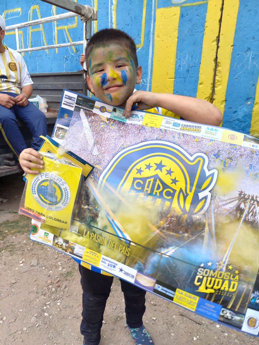 CARCSocial's tweet photo. 🎁🇺🇦 También hicimos sorteos de vasos, camisetas y remeras para los y las canallitas. https://t.co/8X4BQ3tpo8