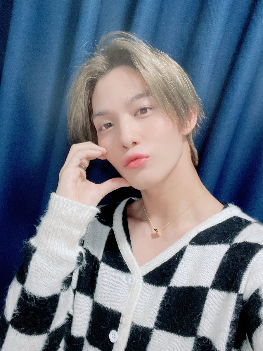ClXTWT_'s tweet photo. · ⠀ ¿   ⠀(   𝗔𝗺𝗮   )  ⠀ ne  ⠀♡͟    ⠀𝐧𝐞𝐰   🍓  ⠀əve𝕟𝕥 @pnkvnom_⁩

Casi #𝕭rιᥒg疼痛 por irme corriendo al #粉红色毒液𝐃𝕭, por supuesto como su fan no podía perdérmelo  y bailar al ritmo de #这个那个𝐏ink𝐕ᥱᥒ𖦹︎m, en especial gritarle a Chieko y Haku que las amo https://t.co/j2f77meFaC
