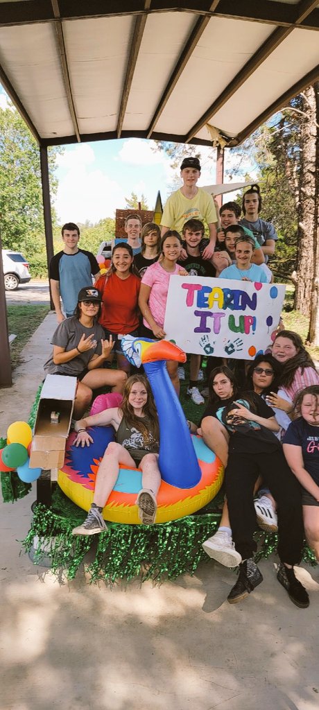 LadyHornetMat's tweet photo. Our Hornet Wrestlers are ready for Homecoming! Thank you to everyone who helped out! @WrestlingAzle #azleisdway #hornetpride https://t.co/PDdxC2AmJe